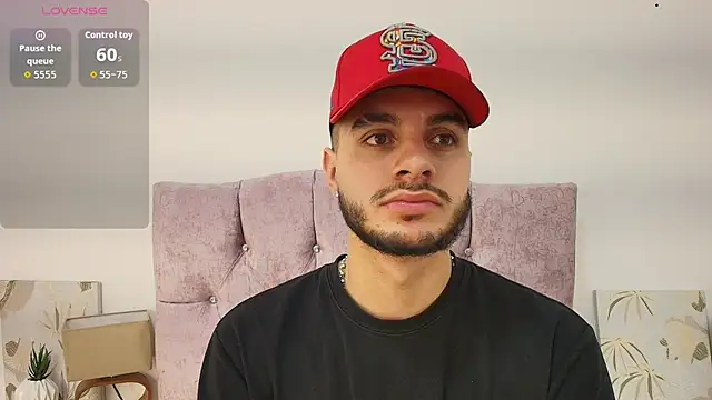 Snapshot of Amadeo_Wild chatting on 8, 11, 2025 Amadeo Wild online show from 8, 11, 2025