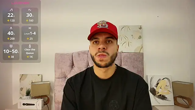 Snapshot of Amadeo_Wild chatting on 11, 11, 2025 Amadeo Wild online show from 11, 11, 2025