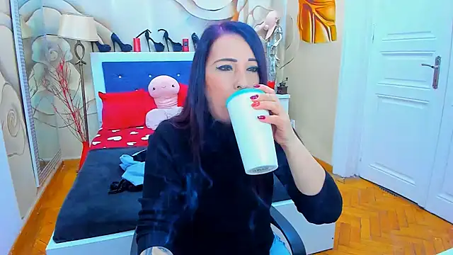 LauraSin online show from 3, 2, 2025