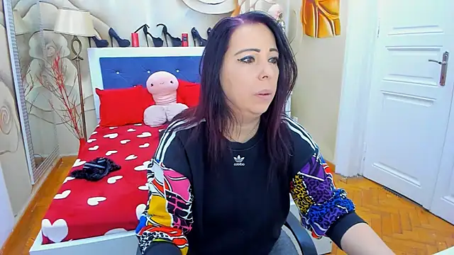 LauraSin online show from 8, 2, 2025