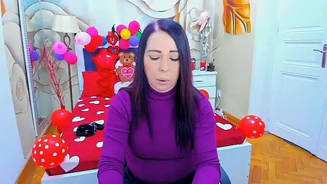 LauraSin online show from 13, 2, 2025