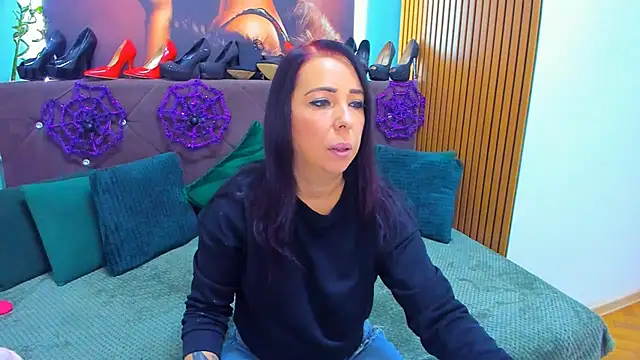 LauraSin online show from 30, 10, 2025