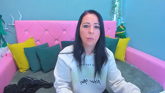 LauraSin online show from 16, 12, 2025