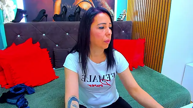 LauraSin online show from 25, 5, 2026