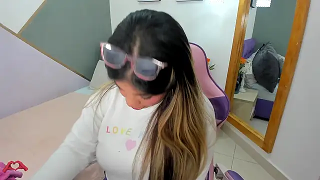 Snapshot of laris_park chatting on 22, 12, 2024 laris park online show from 22, 12, 2024