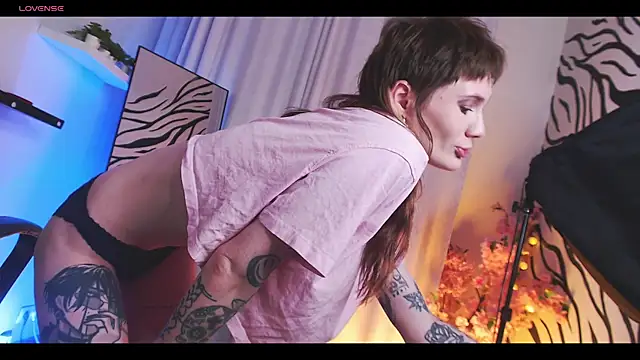 Fog Foggy Love online show from 24, 10, 2025