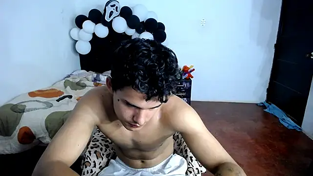 Snapshot of freddy_romas chatting on 8, 10, 2025 freddy romas online show from 8, 10, 2025