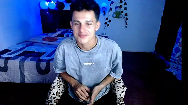 Snapshot of freddy_romas chatting on 26, 10, 2025 freddy romas online show from 26, 10, 2025