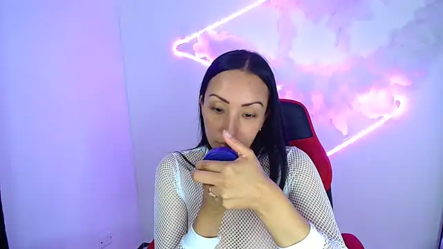 yaralyminjo2 online show from 13, 1, 2025