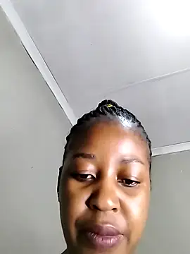 Snapshot of queenbboobs chatting on 22, 3, 2025 queenbboobs online show from 22, 3, 2025