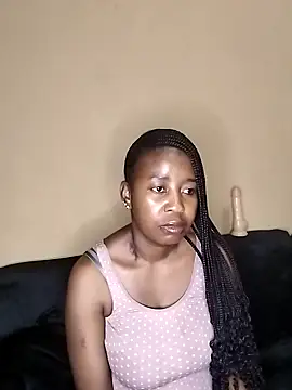 Snapshot of queenbboobs chatting on 15, 10, 2025 queenbboobs online show from 15, 10, 2025