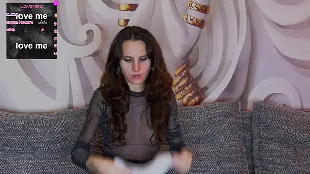 hailey peach online show from 2, 2, 2025
