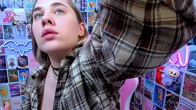 Snapshot of MiaMilas chatting on 20, 10, 2025 MiaMilas online show from 20, 10, 2025