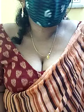 Snapshot of mallu-sumi chatting on 1, 2, 2025 mallu-sumi online show from 1, 2, 2025