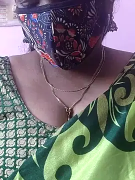 Snapshot of mallu-sumi chatting on 30, 10, 2025 mallu-sumi online show from 30, 10, 2025