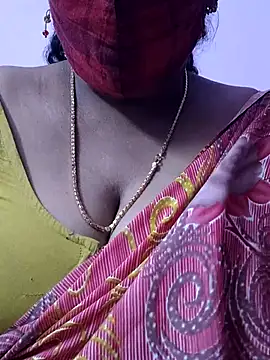 Snapshot of mallu-sumi chatting on 7, 11, 2025 mallu-sumi online show from 7, 11, 2025