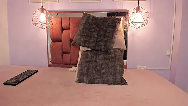 Snapshot of kristakinnky chatting on 9, 3, 2026 kristakinnky online show from 9, 3, 2026