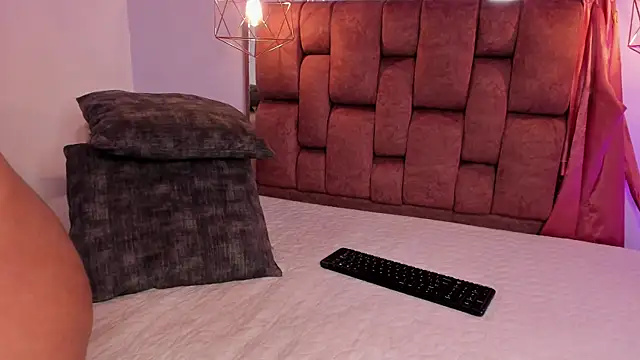 kristakinnky online show from 12, 5, 2026