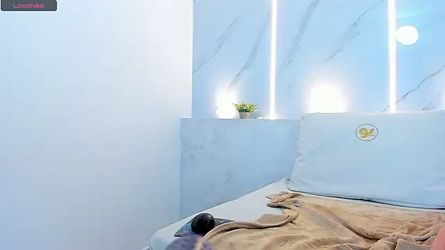 mia becke online show from 16, 1, 2025