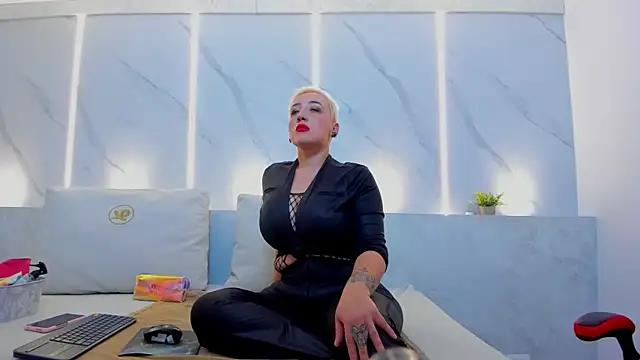 mia becke online show from 27, 1, 2025