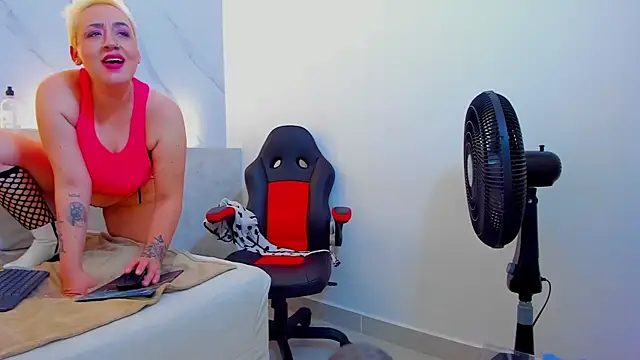 mia becke online show from 29, 1, 2025