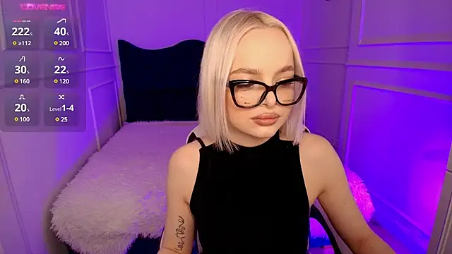 horny blondiee online show from 15, 12, 2024