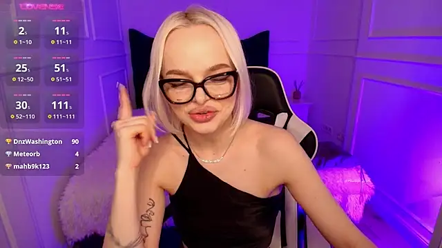 horny blondiee online show from 18, 12, 2024