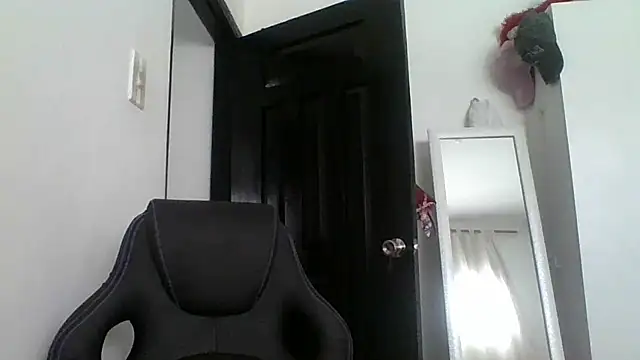 Anne kis online show from 8, 1, 2025