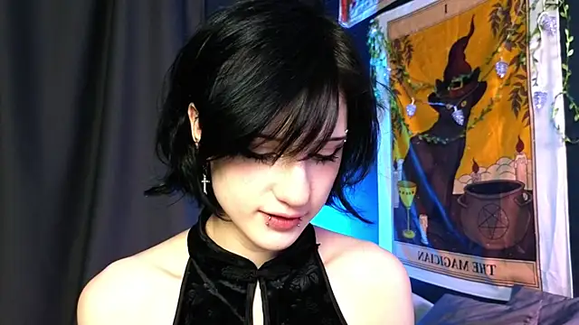 dark vamp  online show from 19, 12, 2024
