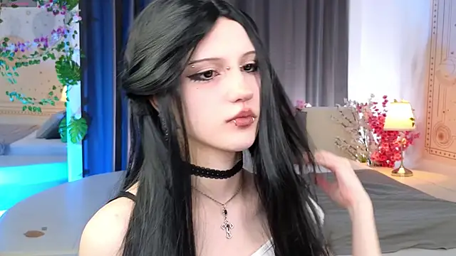 dark vamp  online show from 4, 3, 2025