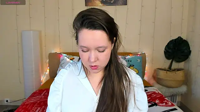 Mira Karter online show from 15, 5, 2026