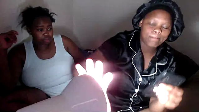 FoxyFataleX online show from 12, 9, 2025