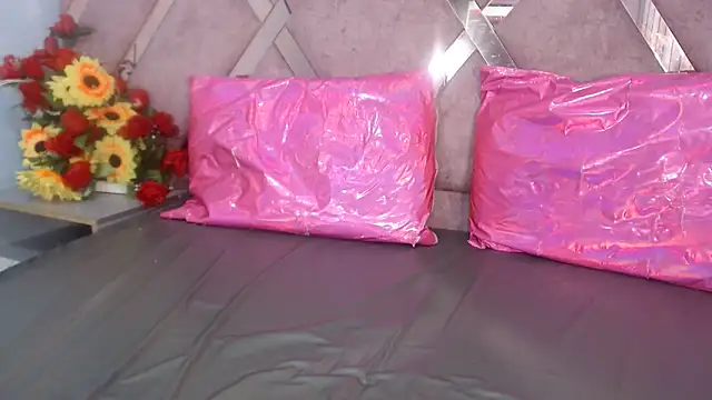 Lucy White   online show from 16, 1, 2025