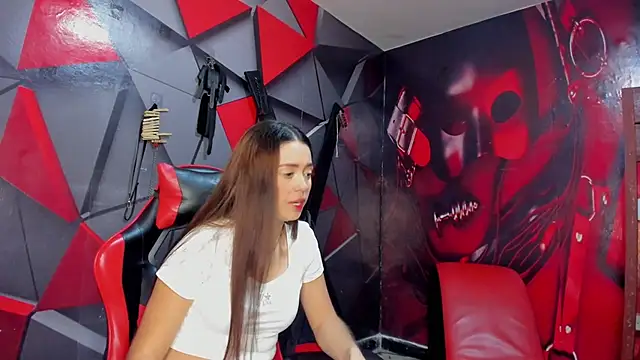 Hana and Zeta online show from 5, 11, 2025