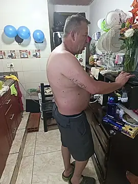 Snapshot of ZuriandAlex chatting on 10, 11, 2025 ZuriandAlex online show from 10, 11, 2025