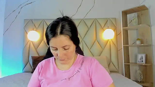 Snapshot of angelswets chatting on 7, 1, 2026 angelswets online show from 7, 1, 2026