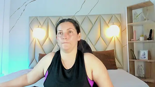 Snapshot of angelswets chatting on 4, 2, 2026 angelswets online show from 4, 2, 2026