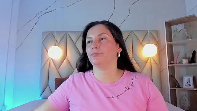 Snapshot of angelswets chatting on 5, 2, 2026 angelswets online show from 5, 2, 2026