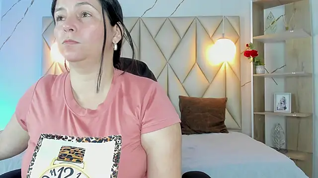 Snapshot of angelswets chatting on 9, 2, 2026 angelswets online show from 9, 2, 2026