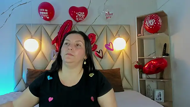 Snapshot of angelswets chatting on 14, 2, 2026 angelswets online show from 14, 2, 2026