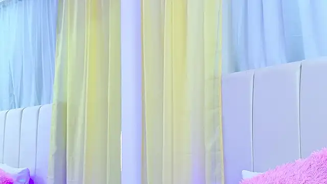 Snapshot of VanessaGlenn chatting on 16, 4, 2026 VanessaGlenn online show from 16, 4, 2026
