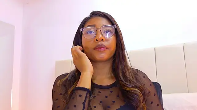 Snapshot of VanessaGlenn chatting on 26, 4, 2026 VanessaGlenn online show from 26, 4, 2026