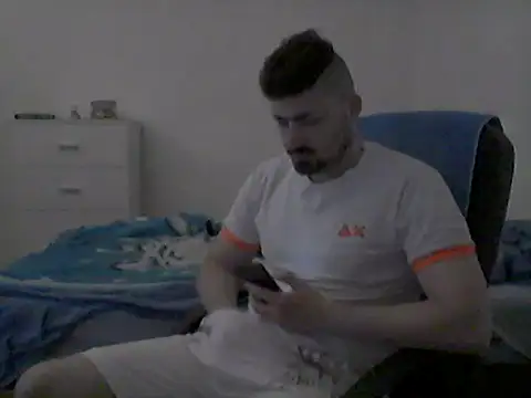 Snapshot of Hkl95555 chatting on 7, 10, 2025 Hkl95555 online show from 7, 10, 2025