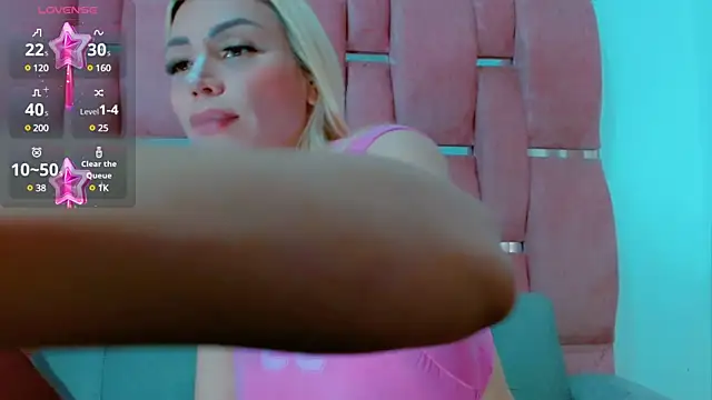 Snapshot of bimbocurvysex chatting on 13, 12, 2024 bimbocurvysex online show from 13, 12, 2024