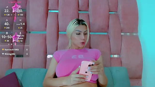 Snapshot of bimbocurvysex chatting on 13, 12, 2024 bimbocurvysex online show from 13, 12, 2024