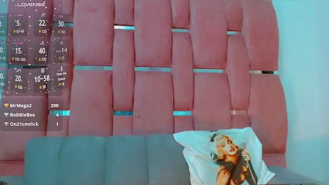 Snapshot of bimbocurvysex chatting on 24, 12, 2024 bimbocurvysex online show from 24, 12, 2024