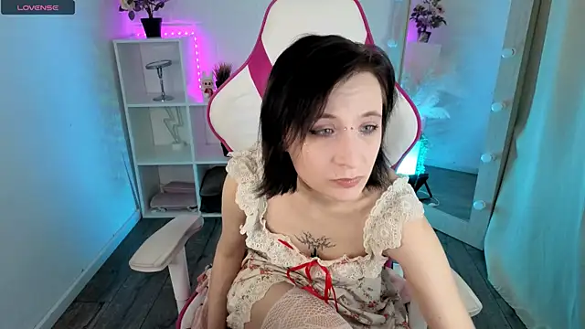 Snapshot of TaylorLunar chatting on 2, 4, 2026 TaylorLunar online show from 2, 4, 2026