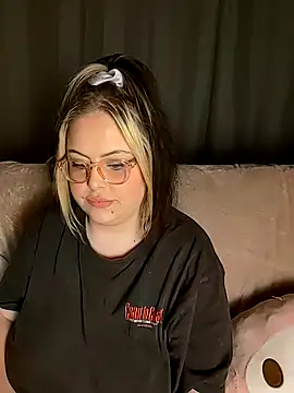 Snapshot of ChubbyBubs chatting on 27, 10, 2025 ChubbyBubs online show from 27, 10, 2025