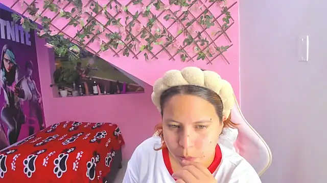 Snapshot of marcellaa303av chatting on 4, 1, 2025 marcellaa303av online show from 4, 1, 2025