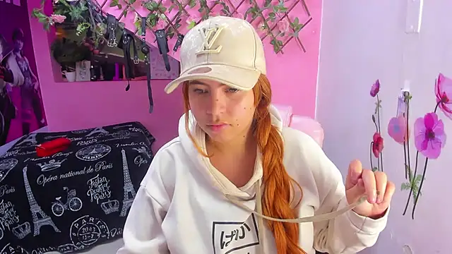 Snapshot of marcellaa303av chatting on 16, 9, 2025 marcellaa303av online show from 16, 9, 2025